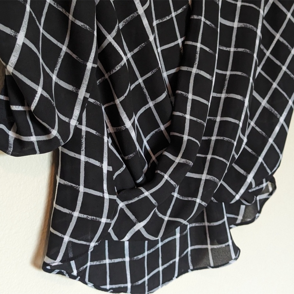 BCX Black & White Plaid Grid Roll Tab Blouse Top Size XL - Picture 12 of 14